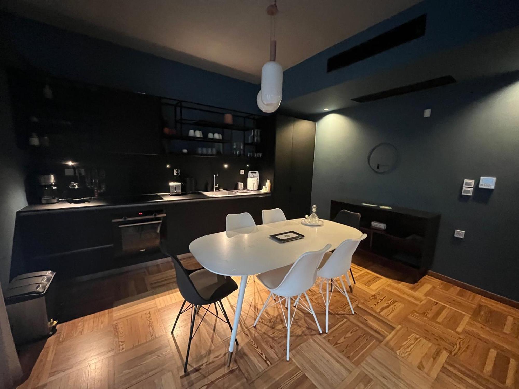 The H Experience Boutique - Free Parking And Fiber Internet Apartament *