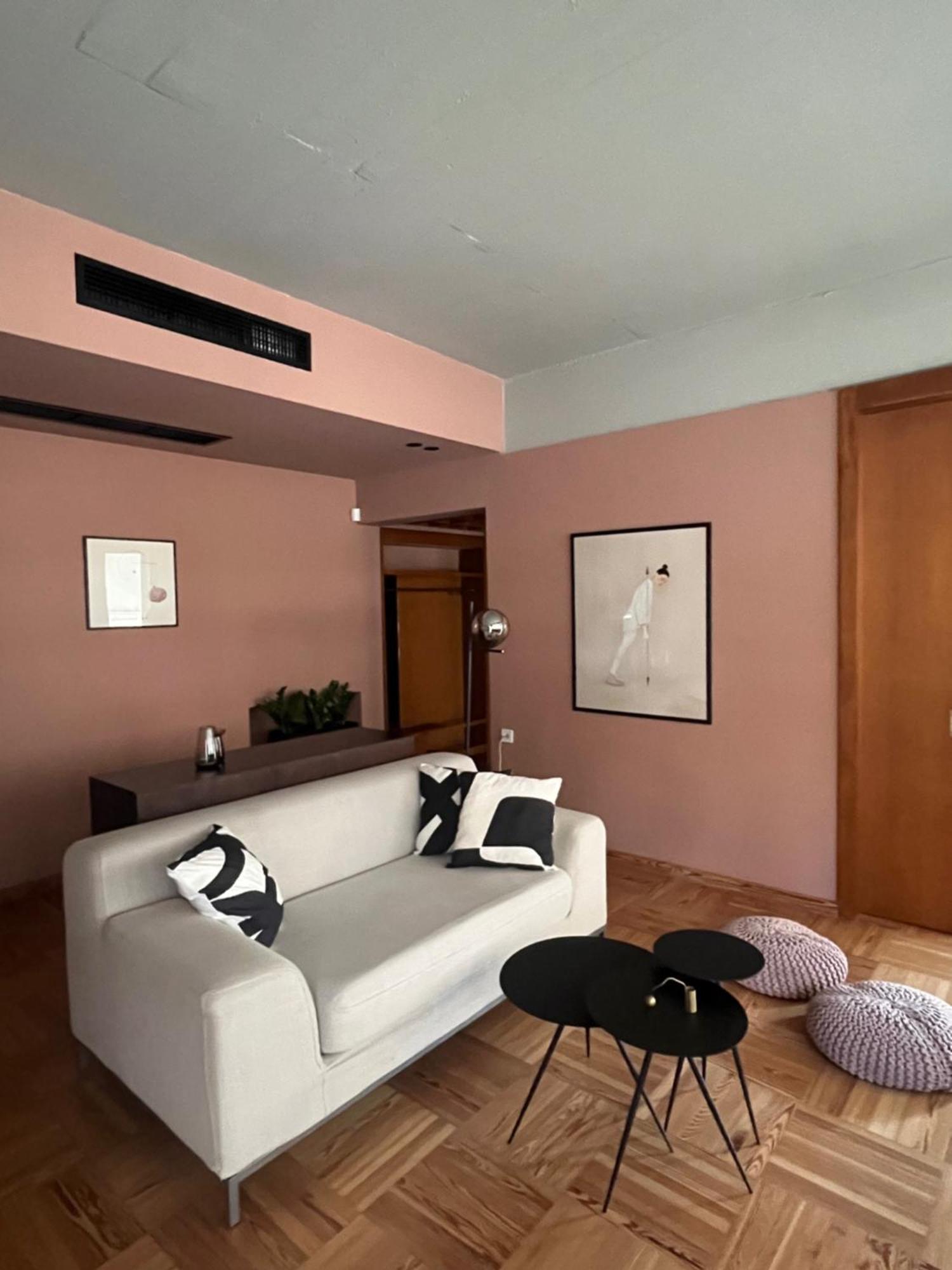 The H Experience Boutique - Free Parking And Fiber Internet Apartament *